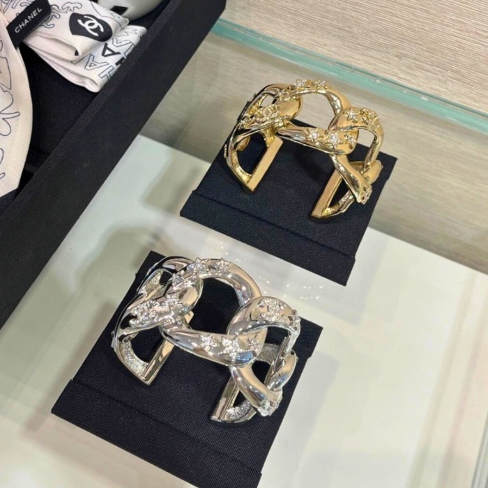 《JENNIEちゃん着用アイテム♪》CHANEL バングル