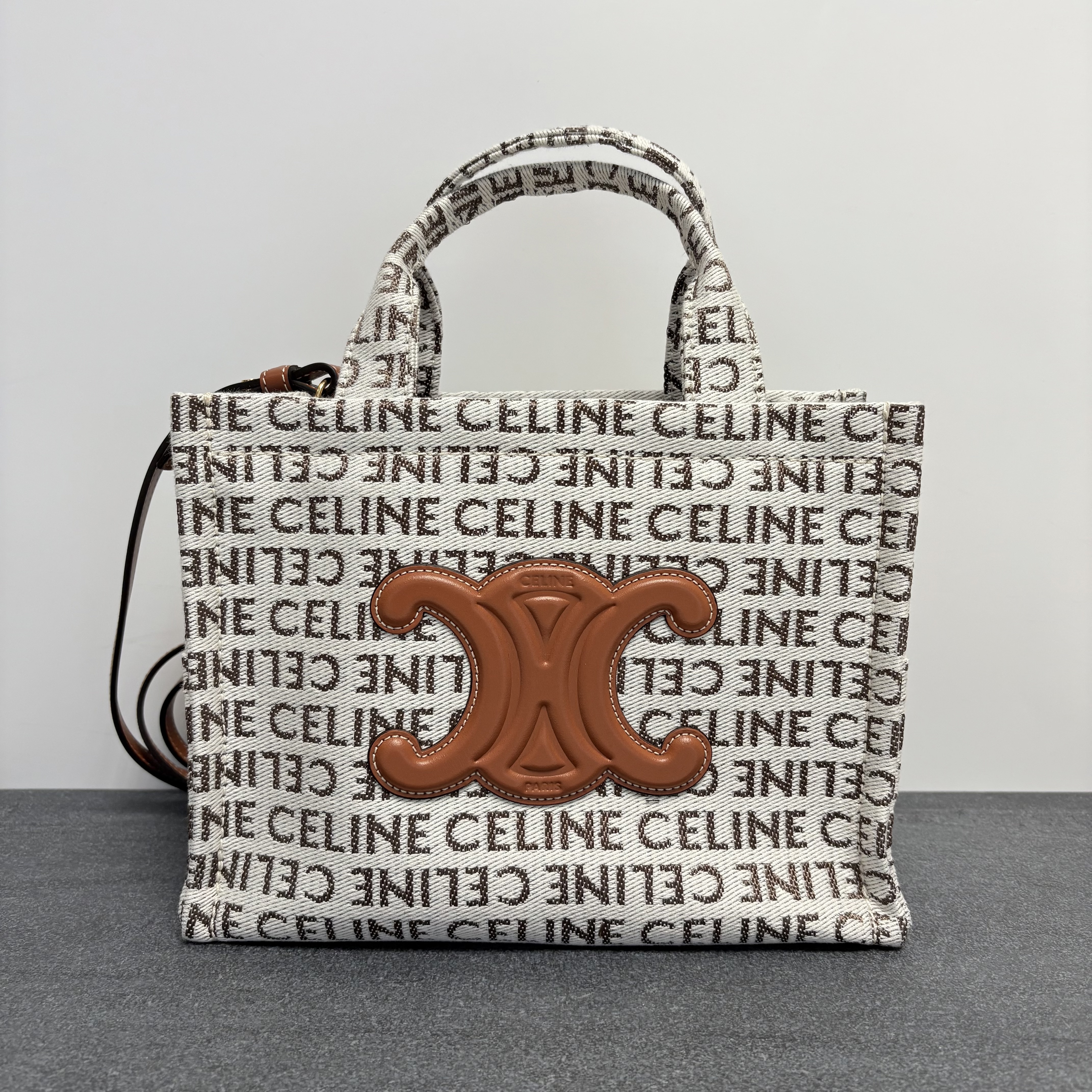 直営店VIPセール◆CELINE◆トリオンフ スモール カバ バッグ