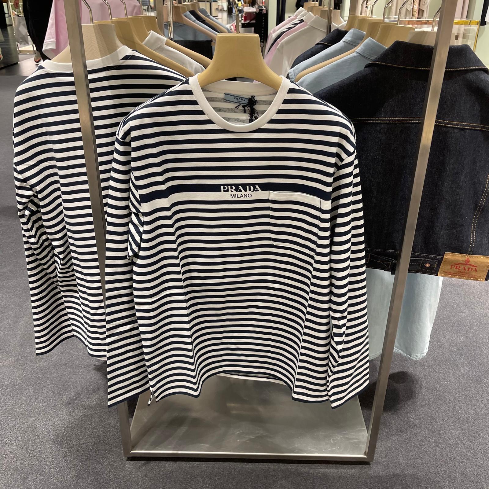 お買い得！！★ PRADA ★ ストライプ ジャージ Tシャツ 34642