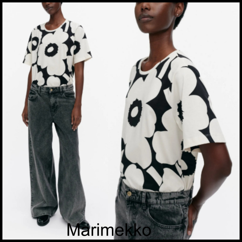 ☆ marimekko ☆ Tunnit Unikko 910 花柄Tシャツ
