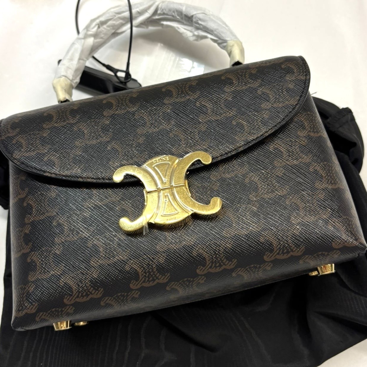大人の品格 ティーン ニノ バッグ CELINE トリオンフキャンバス