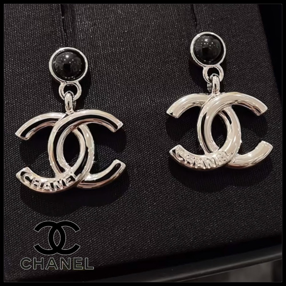 【クールで可愛い♪】CHANEL  ピアス