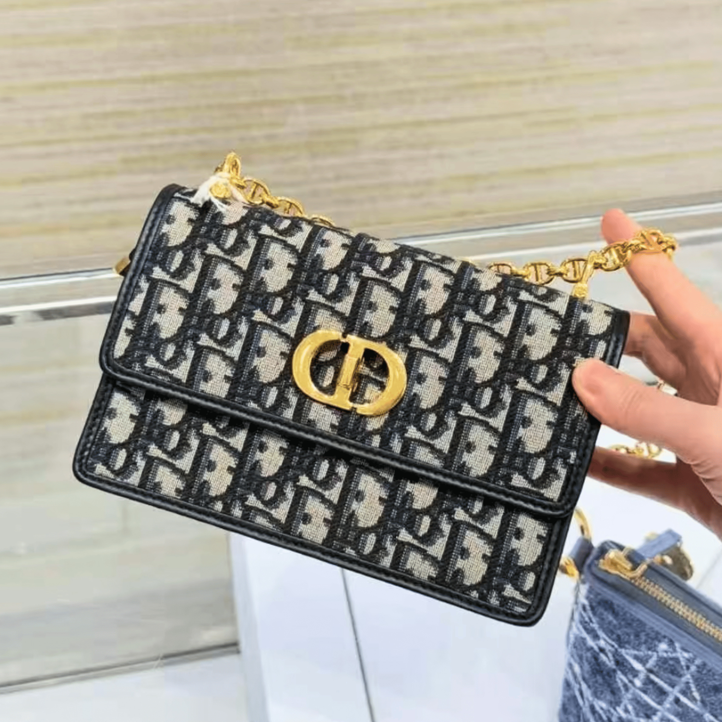 【小さくお洒落♡】DIOR Miss Caro オブリーク