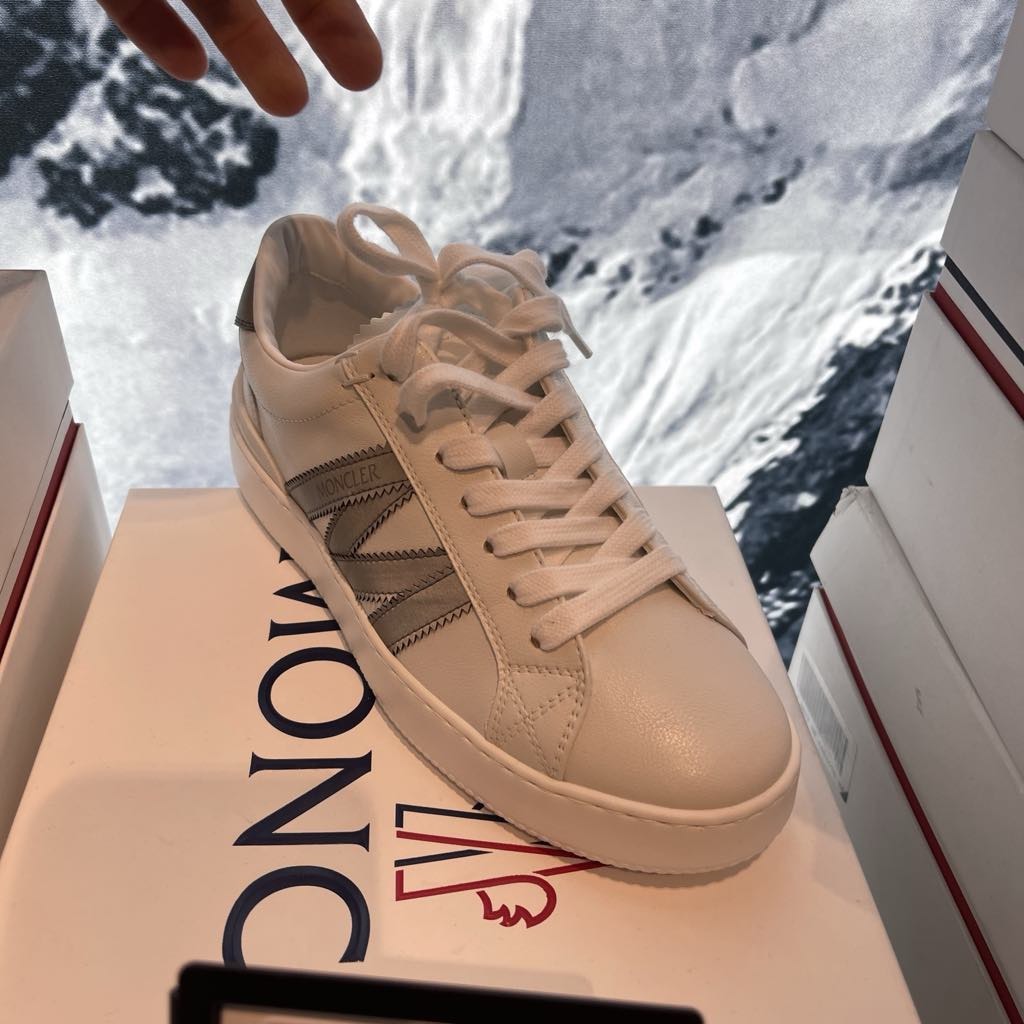 お買い得！！★ モンクレール ★ Monaco M Low スニーカー