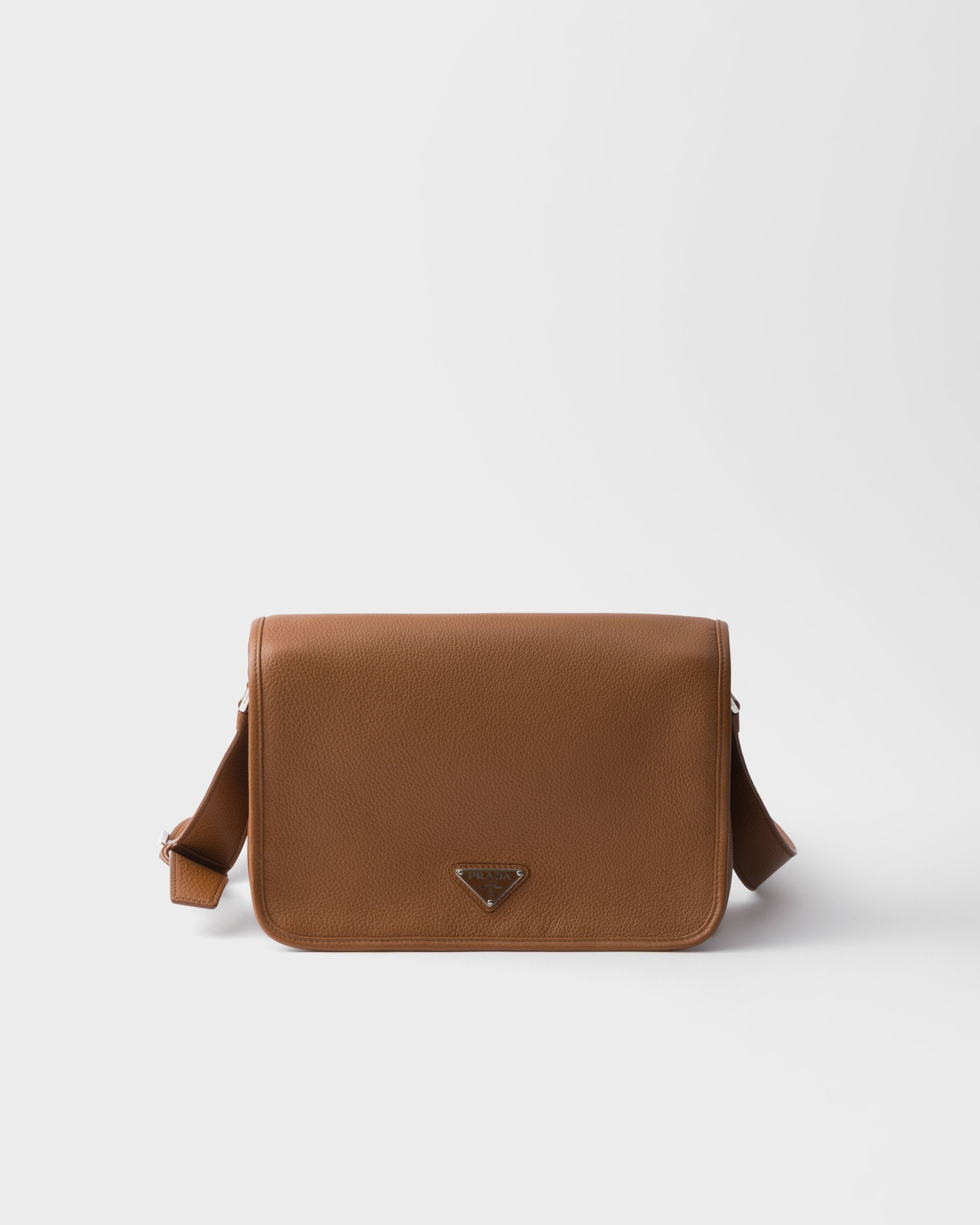 【日本入手困難】プラダ Leather shoulder bag ショルダーバッグ