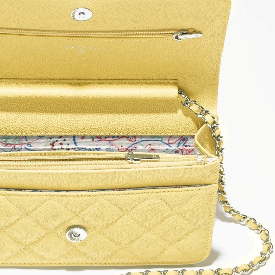 《CHANEL》 チェーンウォレット ライトイエロー