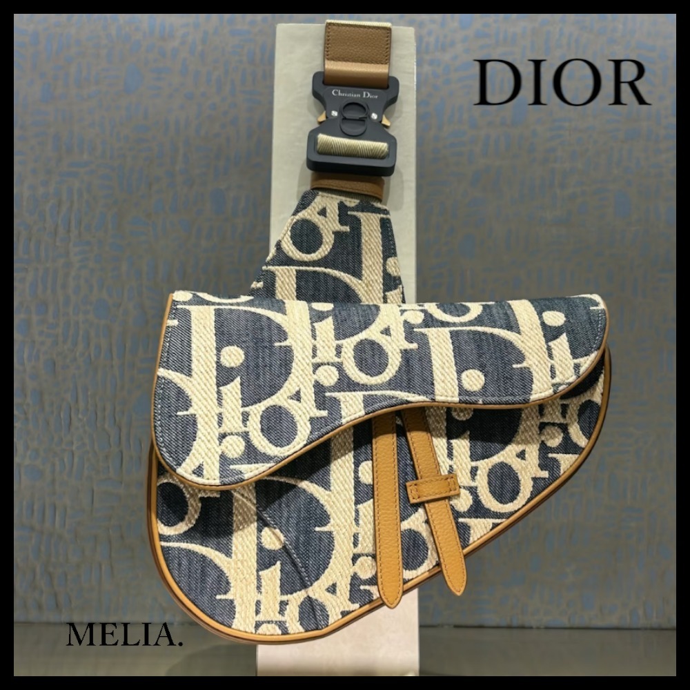 【カジュアルな着こなしに♪】DIOR Saddle バッグ