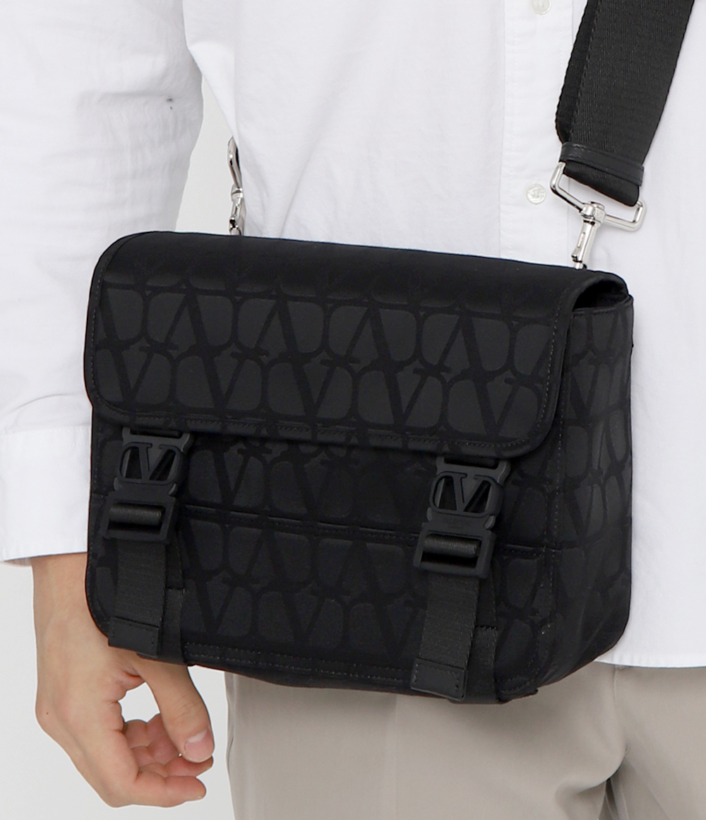 ★VALENTINO★テクニカルファブリックショルダーバッグ