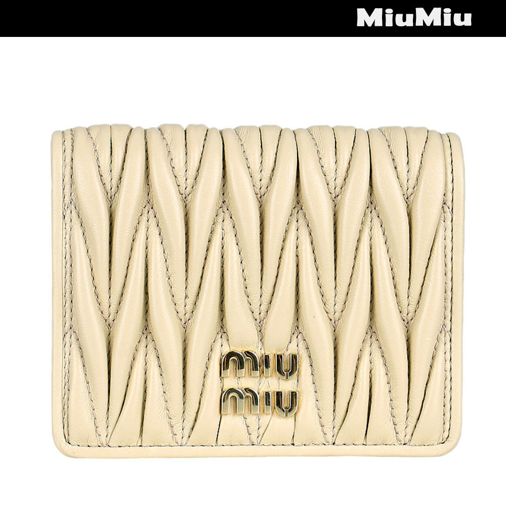 MiuMiu● 25SS マテラセ 二つ折り財布 【 残りわずか】