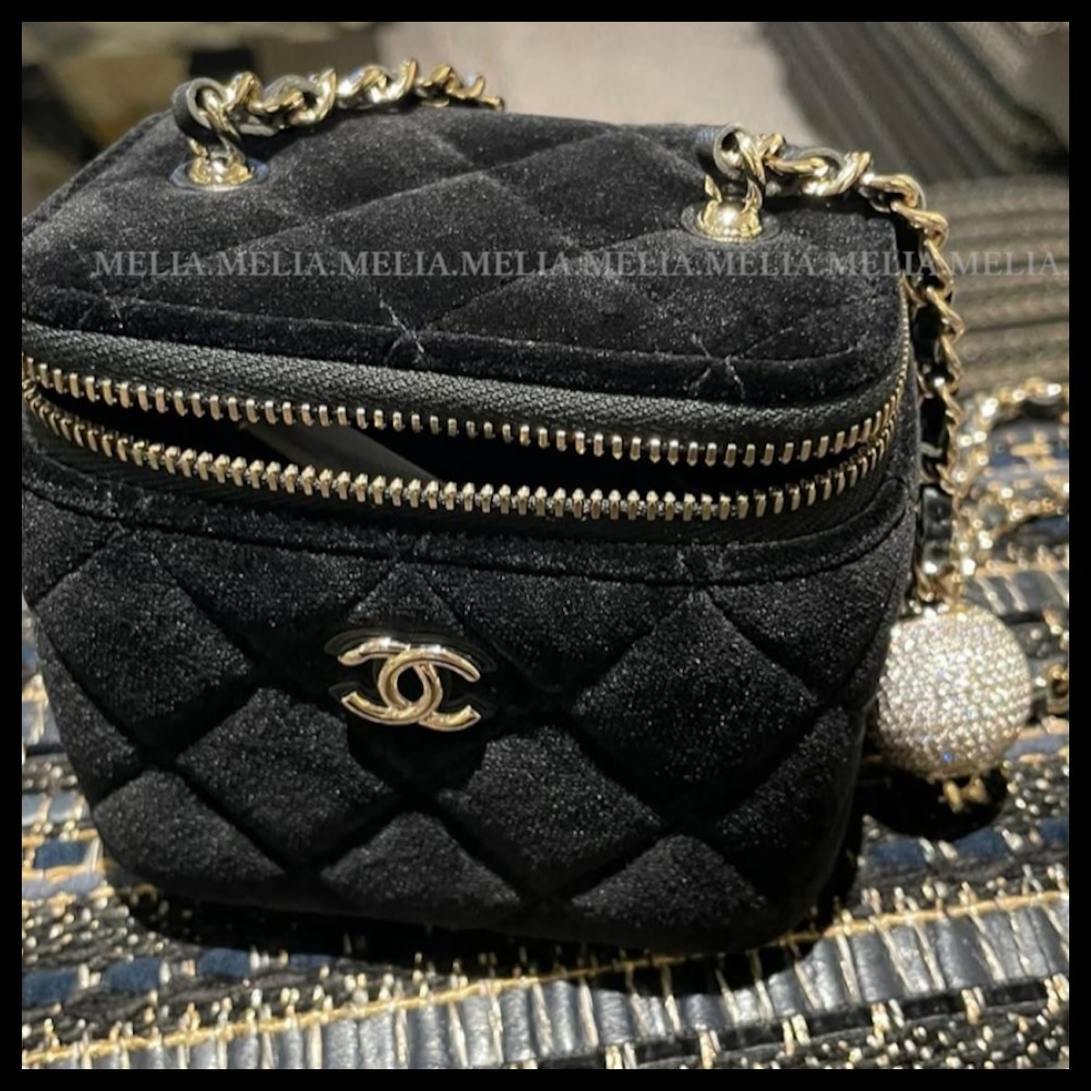 【上品なベルベット♡】CHANEL チェーンバニティ