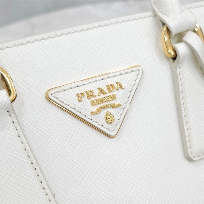 《PRADA》サフィアーノ ミニ クロスバッグ 中古