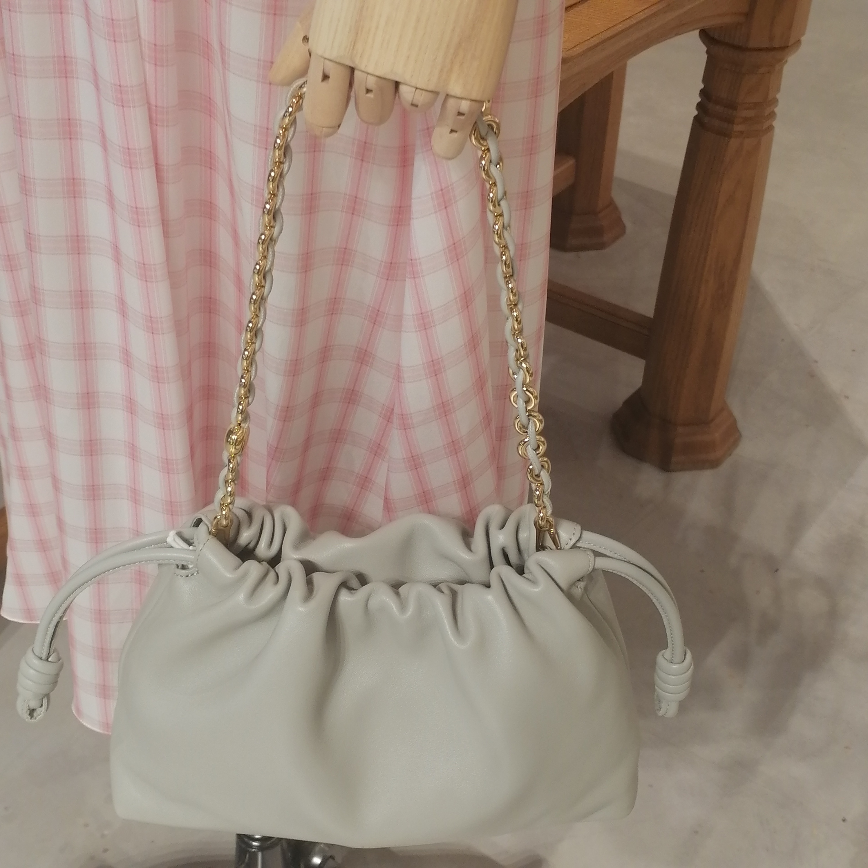 LOEWE☆ミディアムサイズフラメンコパース