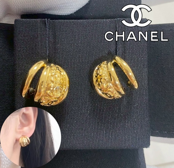 【CHANEL】25A新作 ピアス ゴールド 2連フープ風