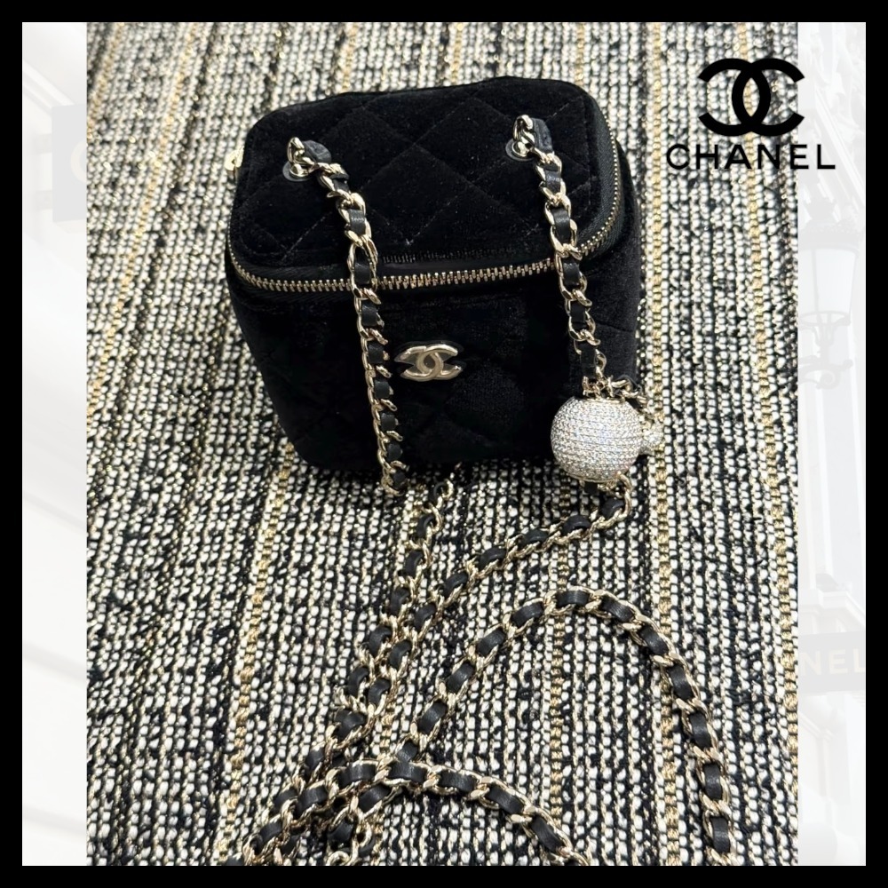 【ベルベットで可愛い】CHANEL ミニヴァニティバッグ