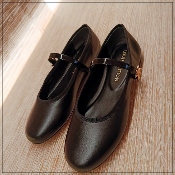 《シンプルでかわいい》Louis Vuitton ロミーバレリーナ