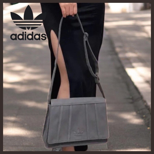 【adidas】海外人気急上昇アイテム！ ショルダーバック おしゃれ
