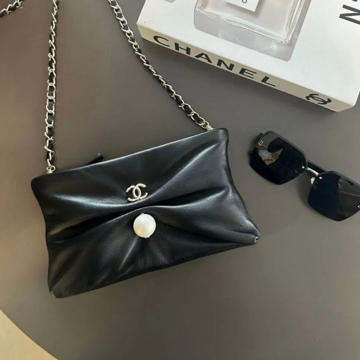 《洗練の象徴。》CHANEL 2025年春夏 チェーンクラッチ バッグ