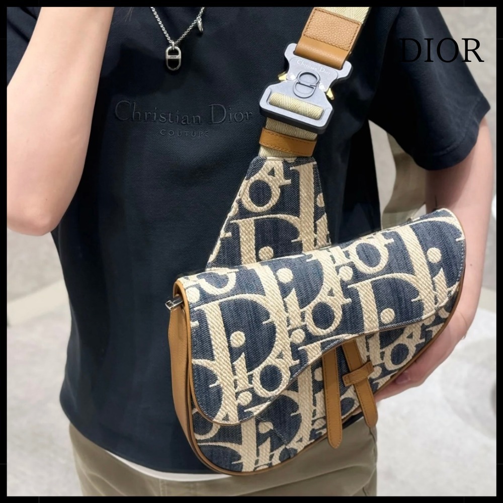 【カジュアルな着こなしに♪】DIOR Saddle ショルダーバッグ