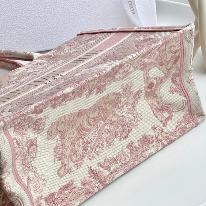 《毎日の主役バッグ☆》Dior  Book Tote バッグ ミディアム