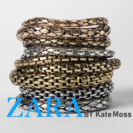 KATE MOSS X ZARA テクスチャーブレスレット2点セット 1856/608 スペイン ZARA(ザラ) ブレスレット(レディース) - 海外通販のBUYMA