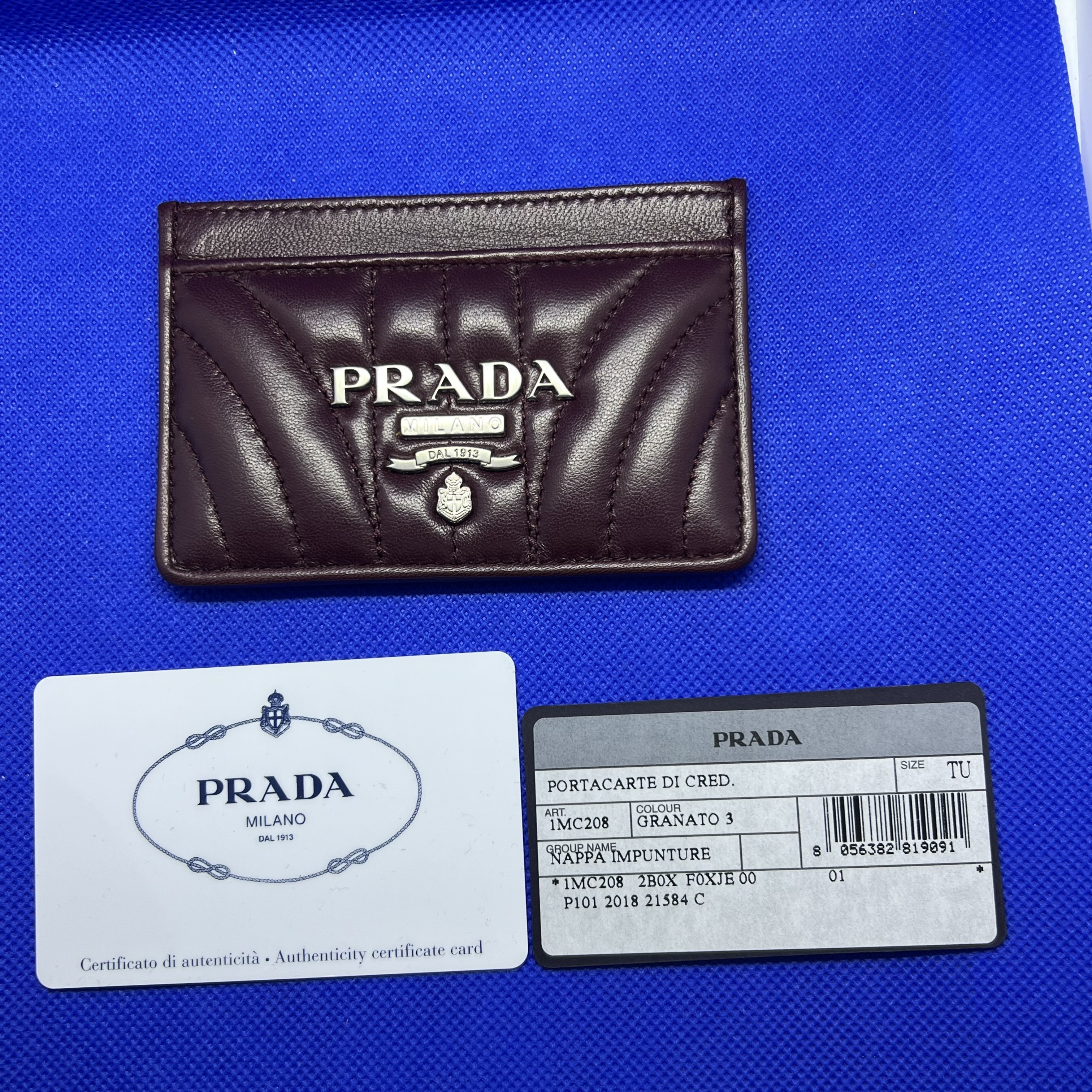 （PRADA ）レア物1MC208 GRANATO 3 NAPPA IMPUNUREカードケース