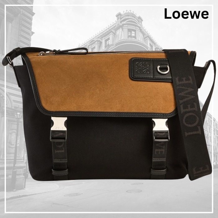 上質な素材《LOEWE》ミディアム メッセンジャーバッグ
