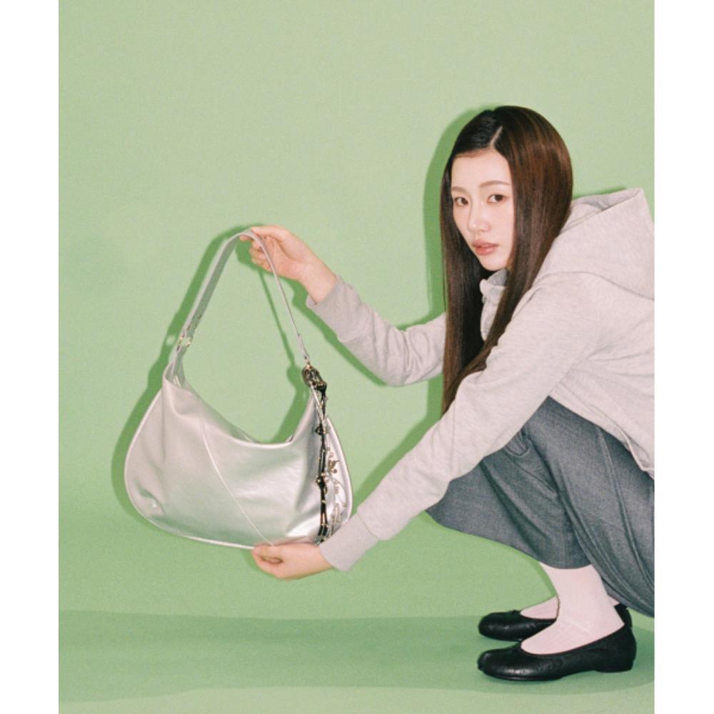 バッグ・カバンその他 YEOMIM half moon bag silver yeo-311