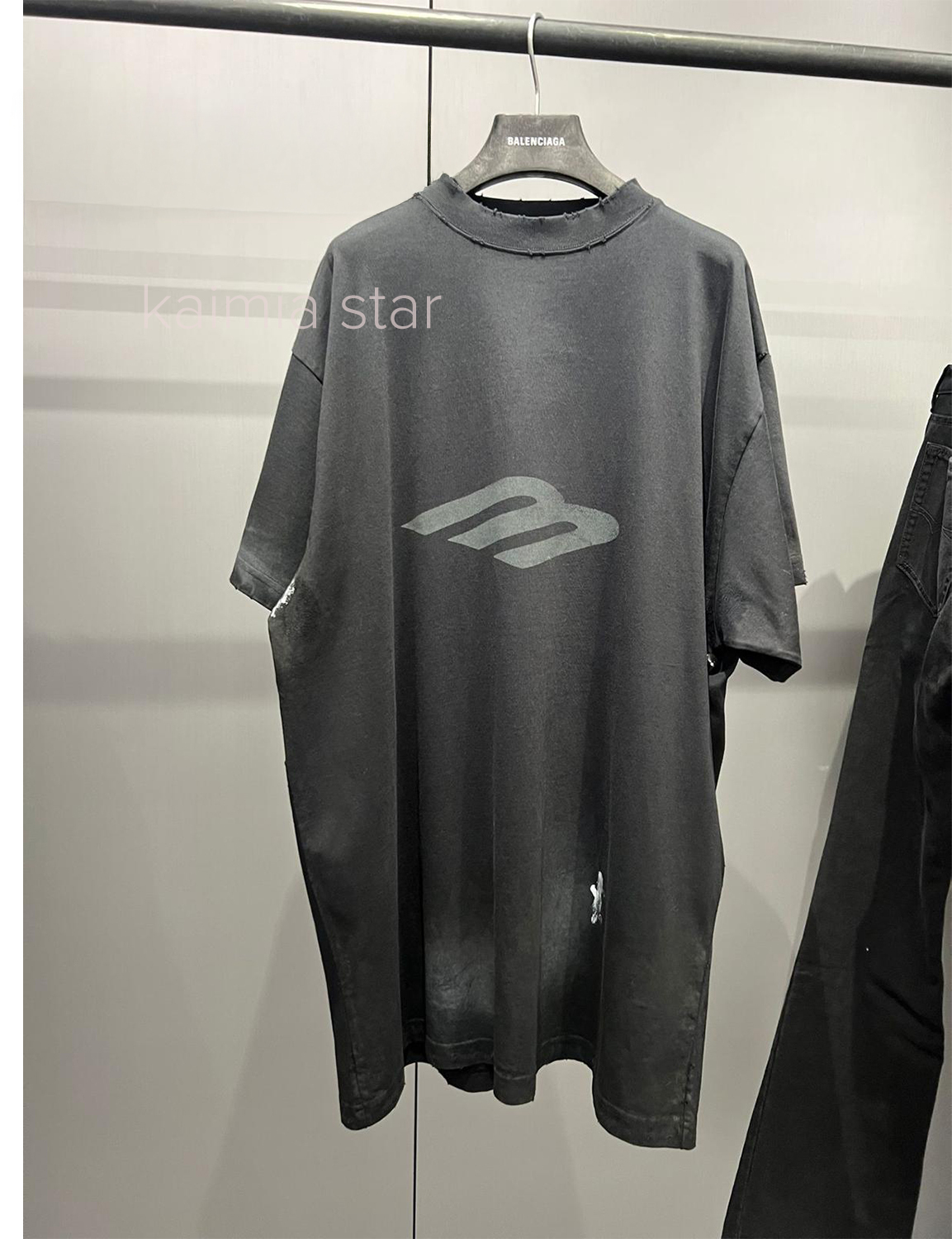 ●送料込●BALENCIAGA●フロントロゴTシャツ