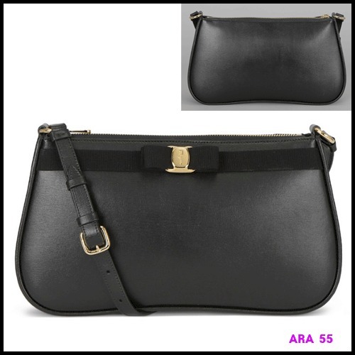 Ferragamo正規品/関税送料込み バラ ショルダーバッグ