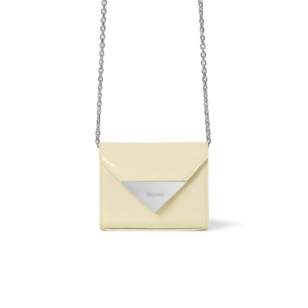 ★TOUT Y EST★ TRIANGLE MICRO BAG BUTTER CREAM FNSMN02BMF