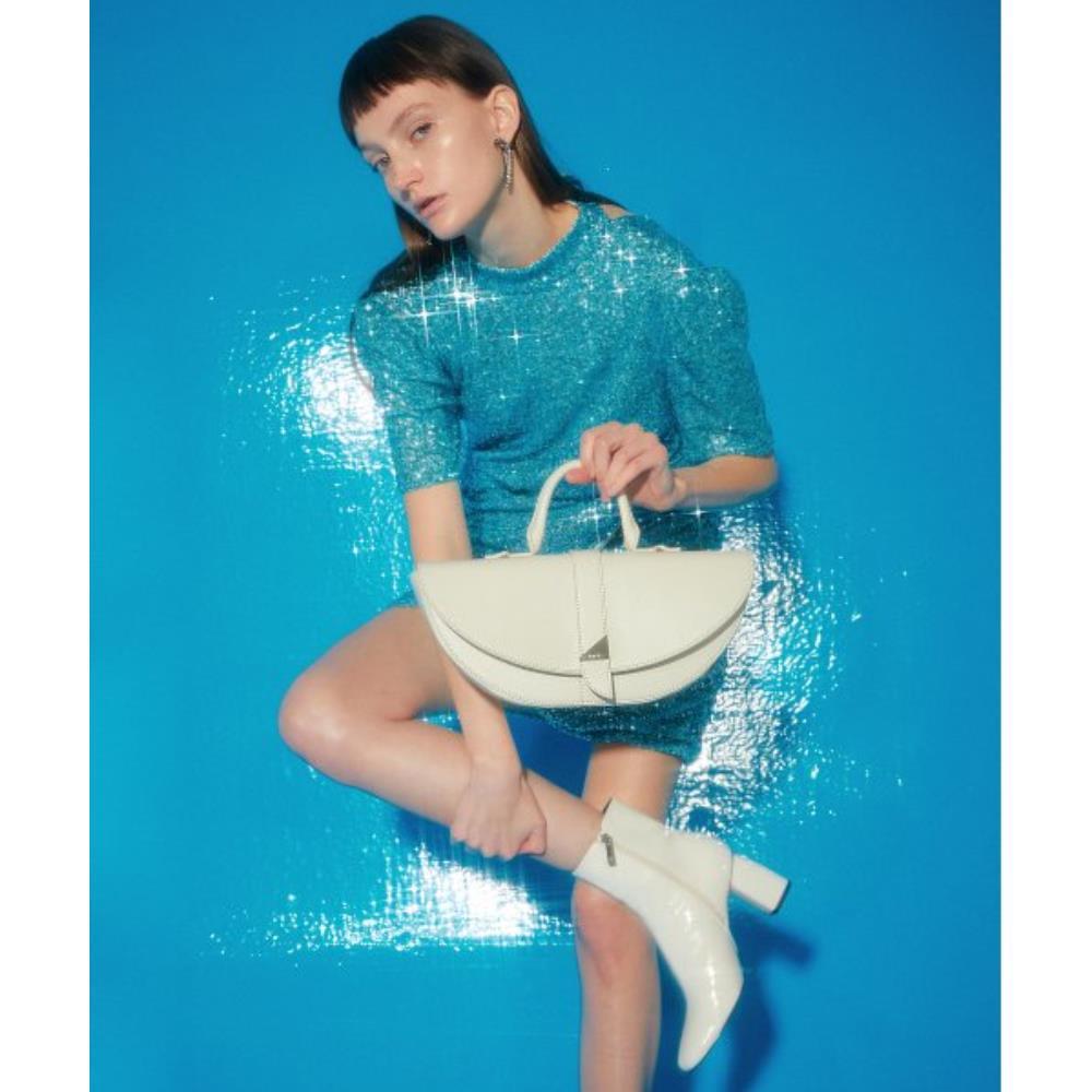 ★TOUT Y EST★ Odd Saddle Shoulder Bag Light Grey 09L1210D3J