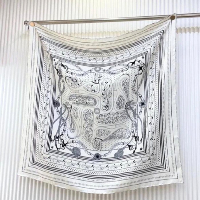 《カラバリ豊富♪》HERMES カレジェアン カシミアシルク Amazon