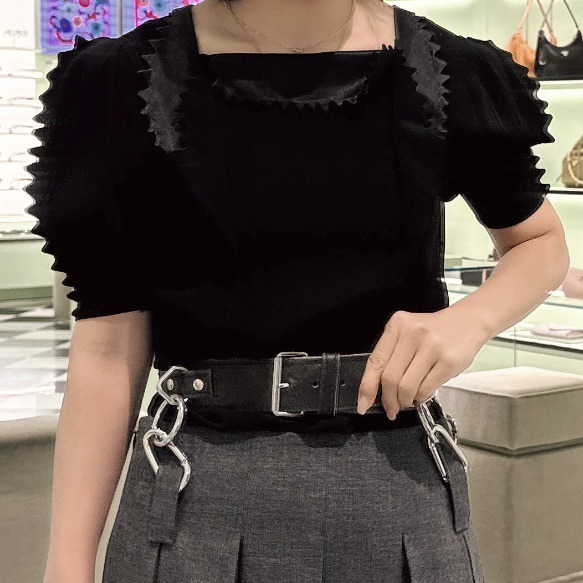 ランウェイ着用【 PRADA 】キャディクレープトップ