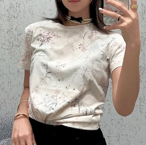 《どんな装いも格上げ♡》DIOR Tシャツ
