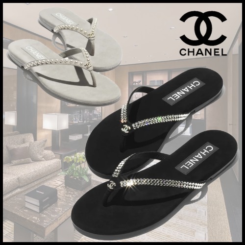 目を惹くデザイン♪ 25C CHANEL ビーチサンダル スエード