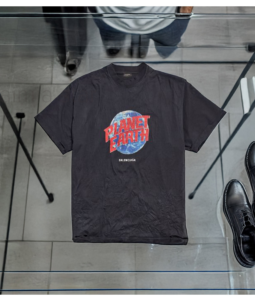 ●送料込●BALENCIAGA● Planet Earth Tシャツ