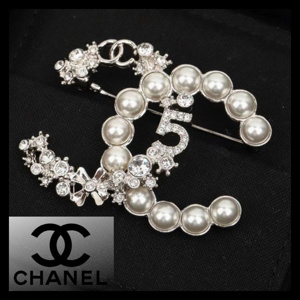 【CHANEL】ABA425B10535 NN148 シルバー ブローチ No5＆パール