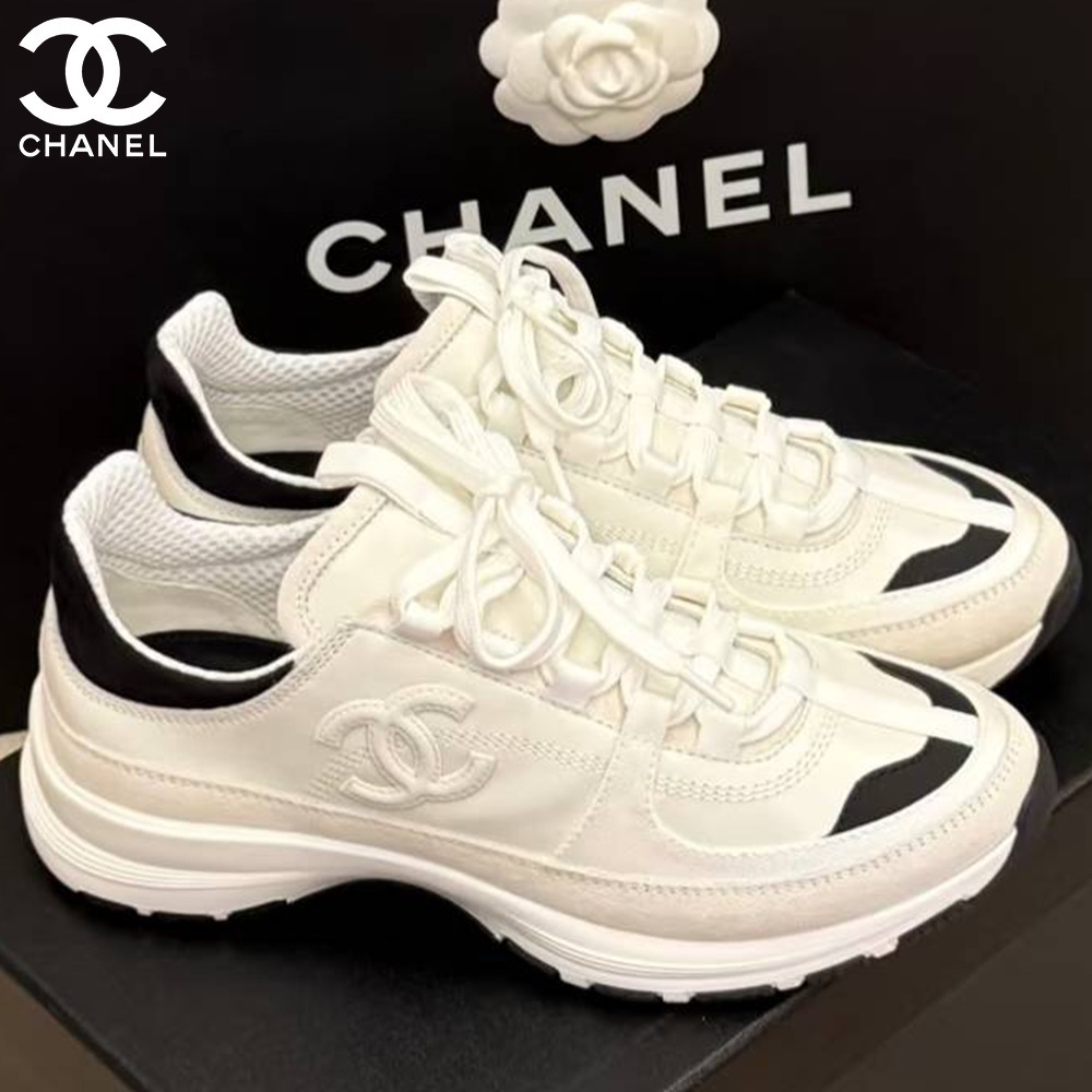 《エレガントカジュアル》CHANEL スニーカー