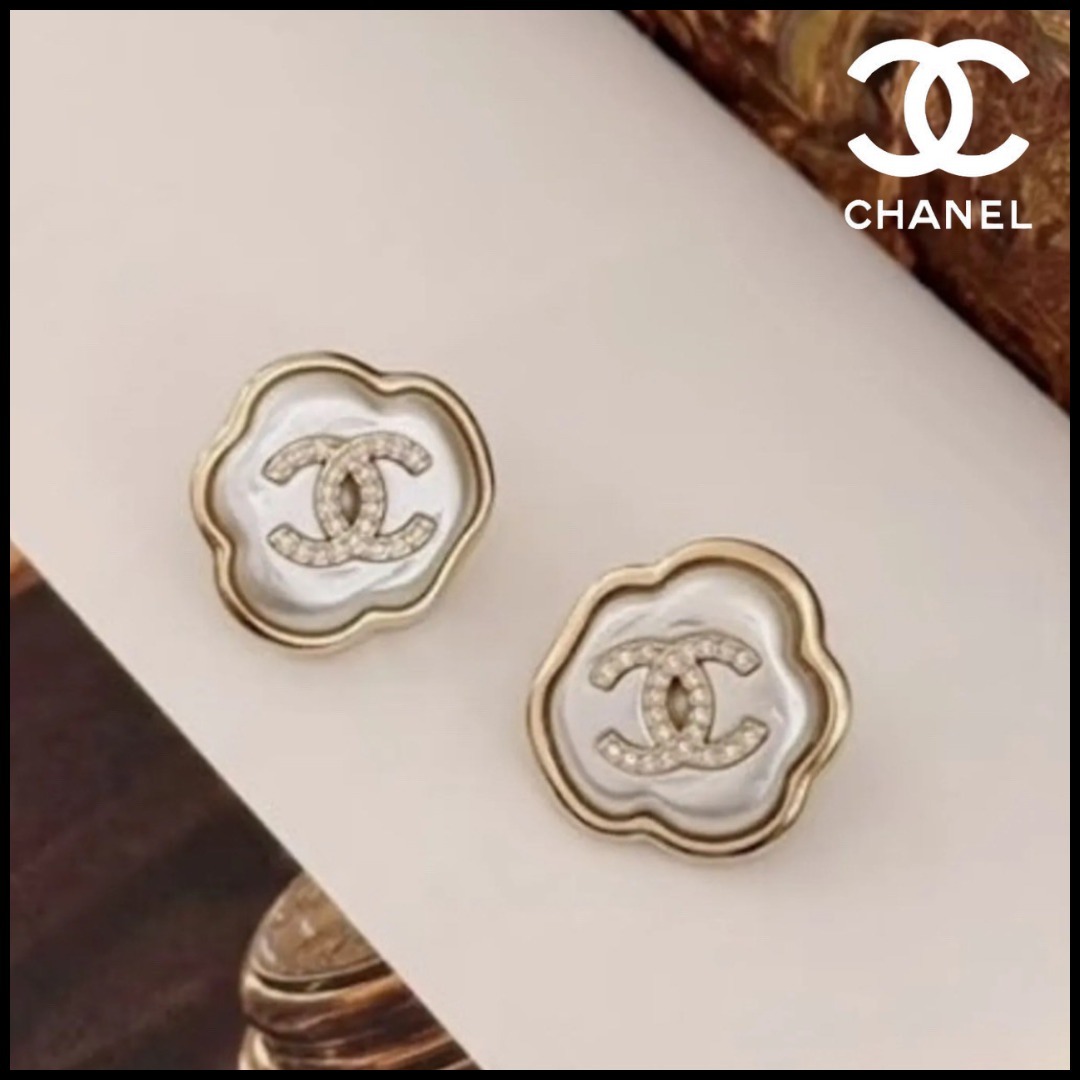 【耳元に華やかさを♪】CHANEL ピアス 25A