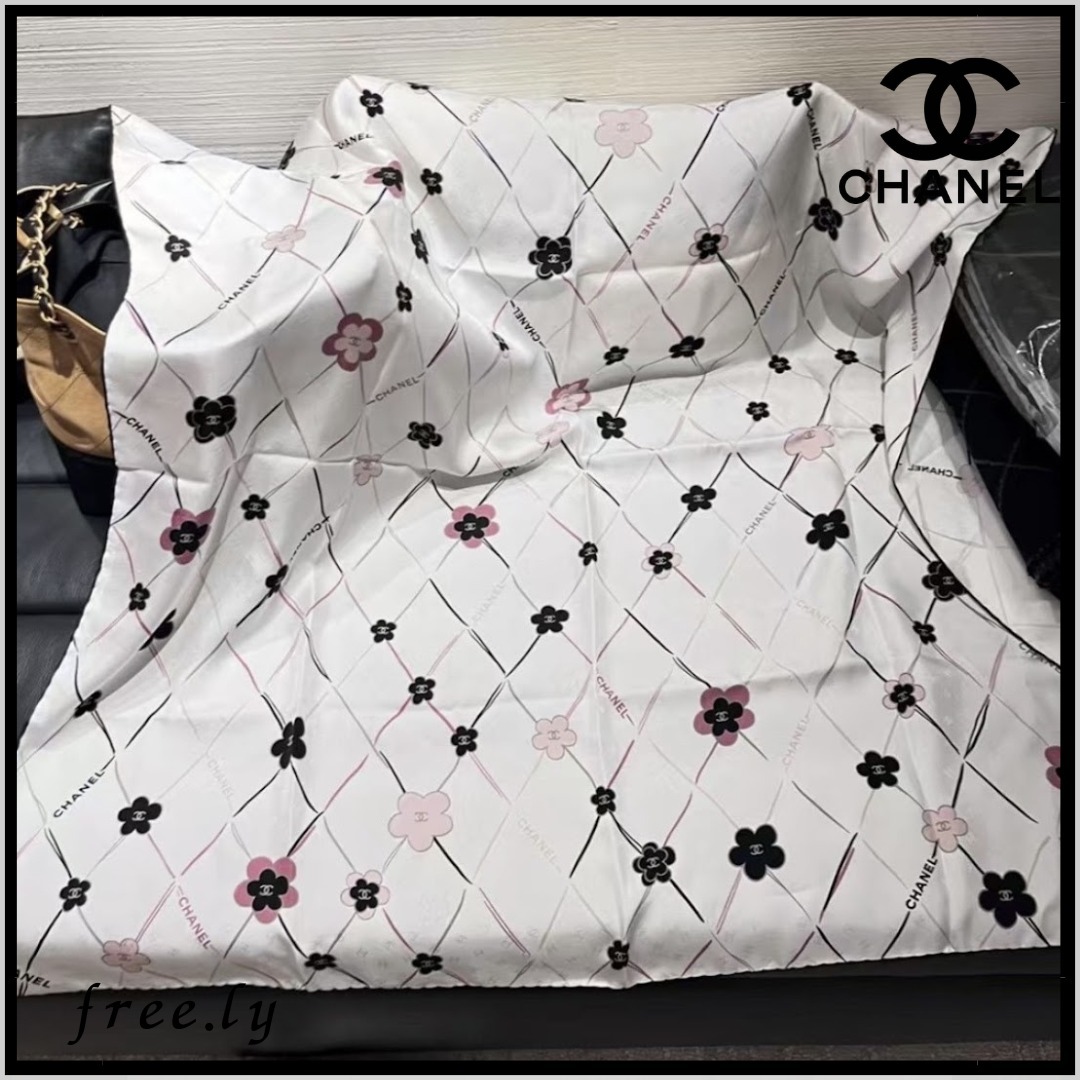 【首元やバックに巻いて華やかに♪】CHANEL スカーフ