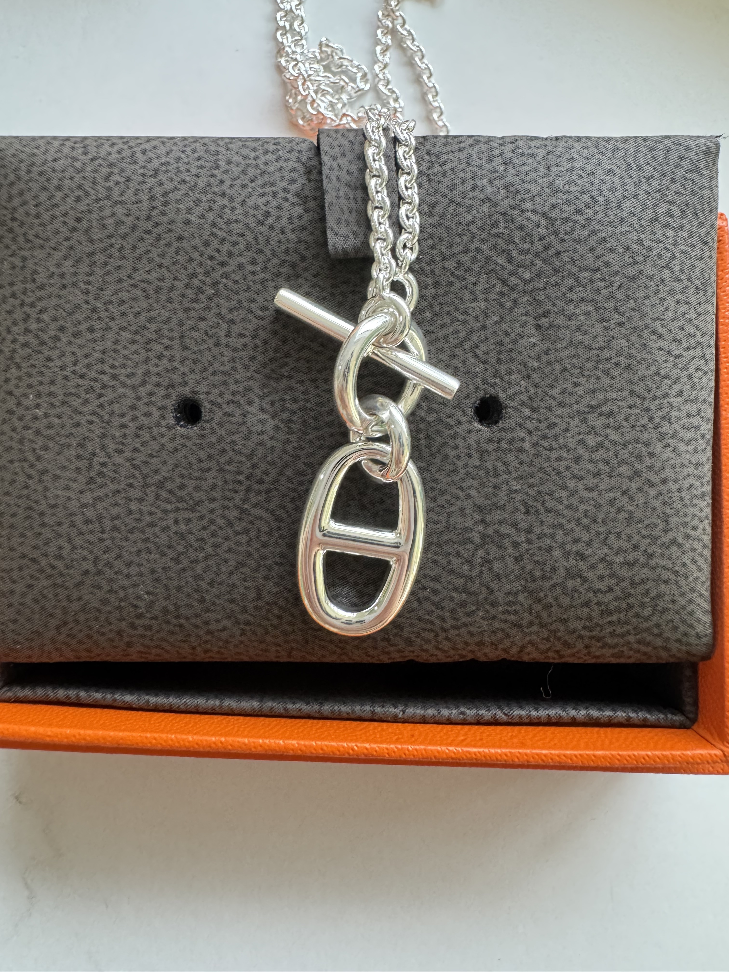 大人気！HERMES シェーヌダンクル アミュレット ネックレス