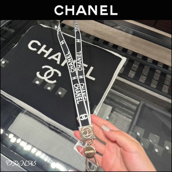 【コーデのアクセントに♪】CHANEL 25P ロゴ ストラップ