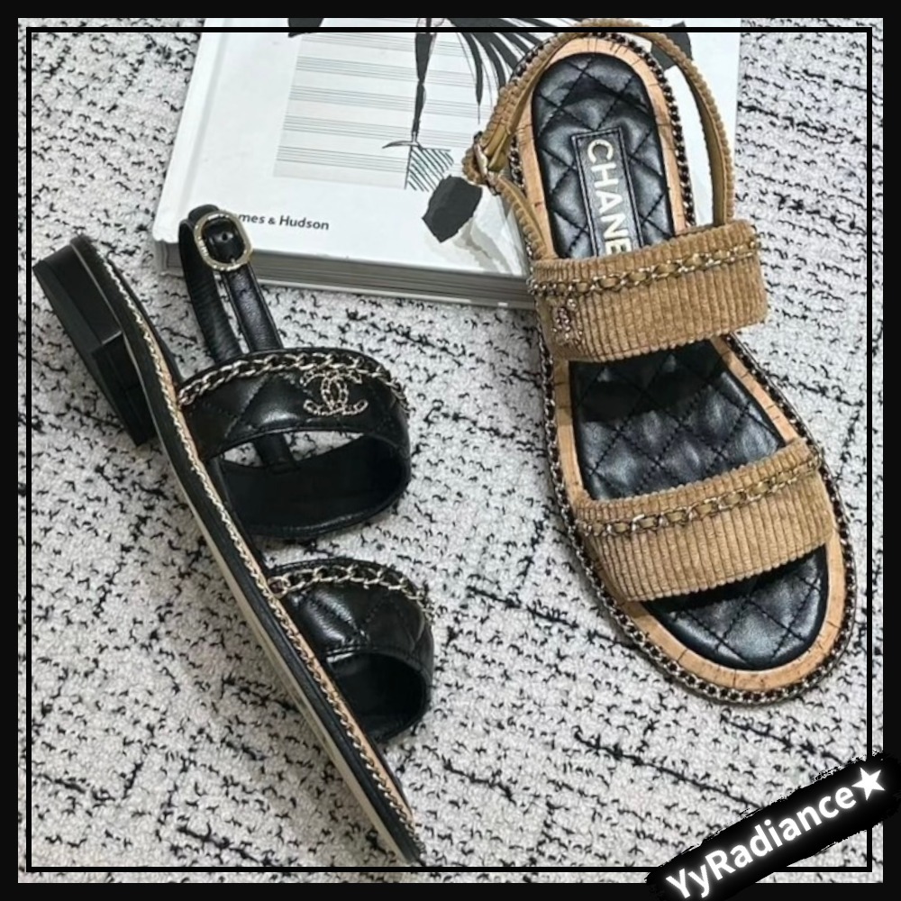 【どこへでも履いて行けちゃう快適さ♡】CHANEL サンダル