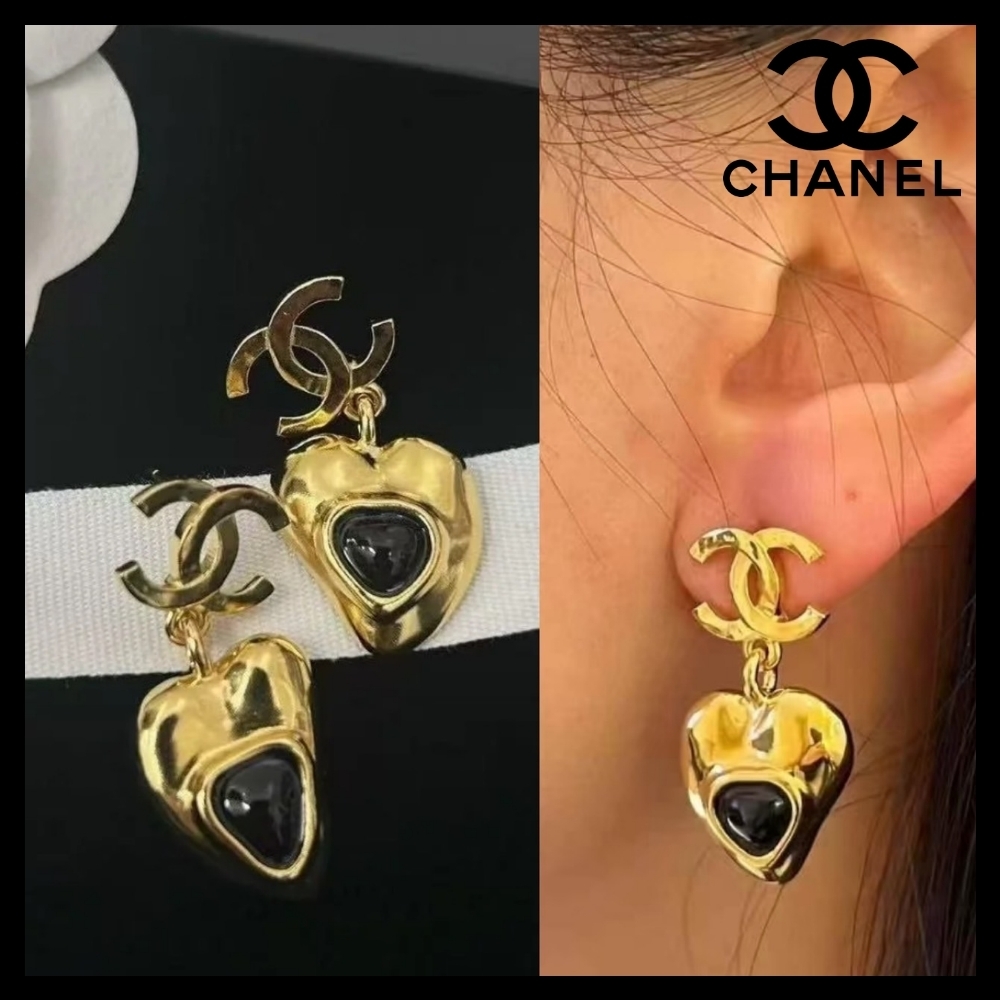 【写真映えも抜群の華やぎデザイン。】CHANEL ピアス ハートロゴ