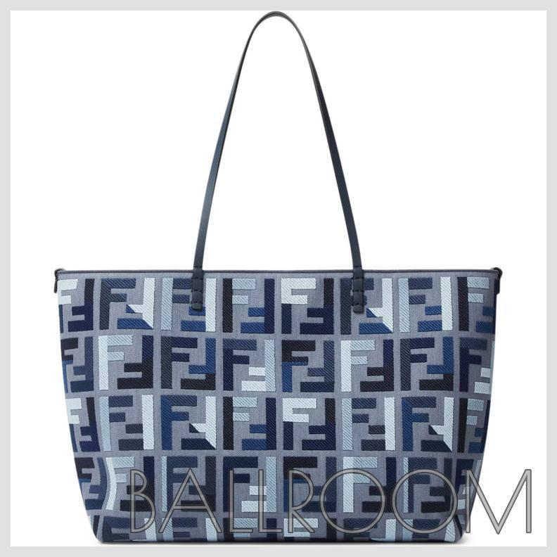 ショルダーバッグ・ポシェット FENDI ROLL LARGE BAG