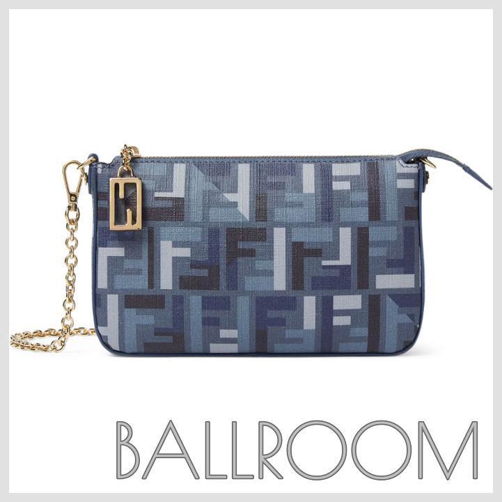 クラッチバッグ FENDI POUCH WITH FABRIC CHAIN