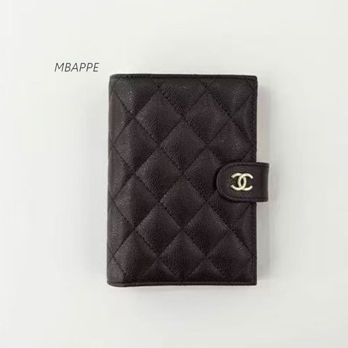 《25A》使い勝手抜群♪【CHANEL】シャネル パスポートケース