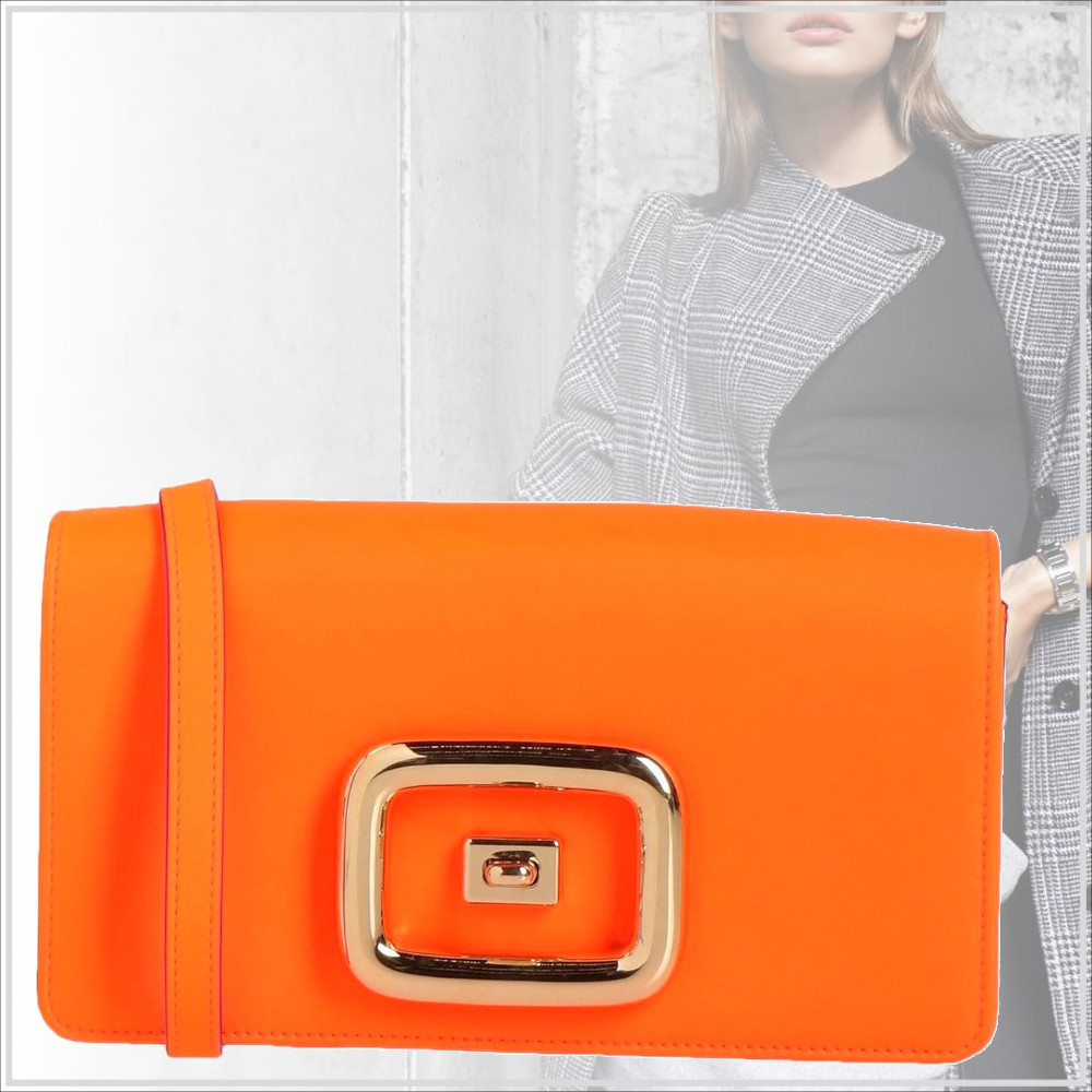 洗練【Roger Vivier】レザー ミディアム クロスボディバッグ