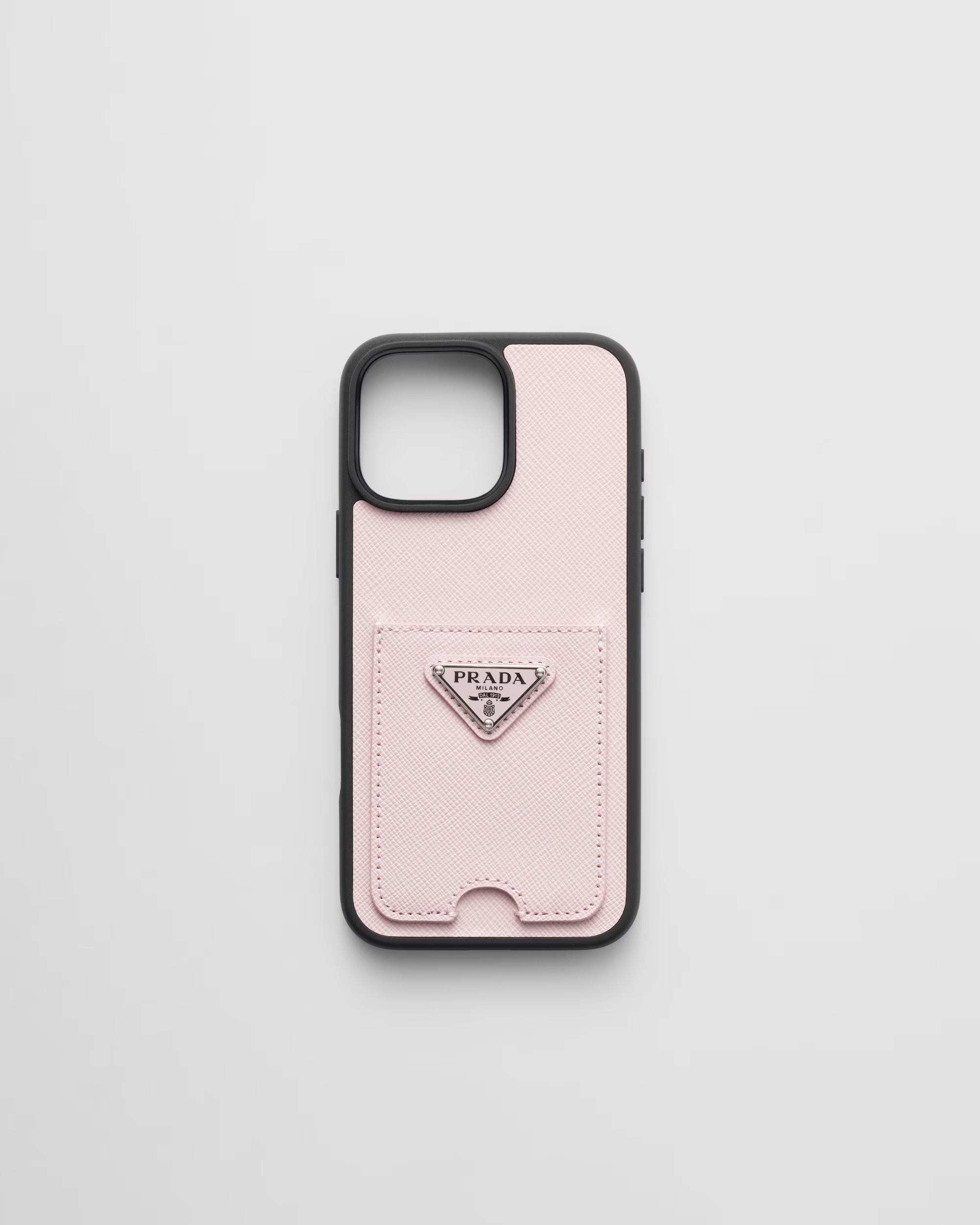 《PRADA》ロゴ付き♪ サフィアーノレザー iPhone 16用ケース