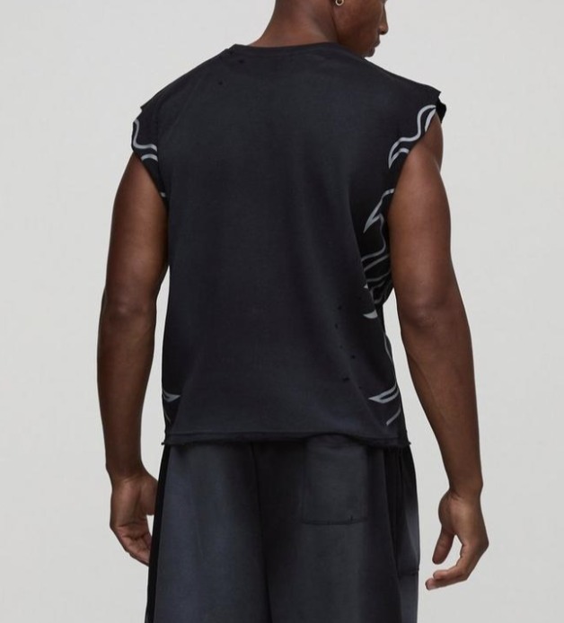 《boohoo》ダメージ加工 タンクトップ